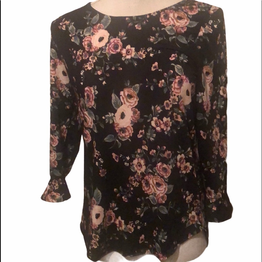 Paper moon pullover, back cutout, black. PM